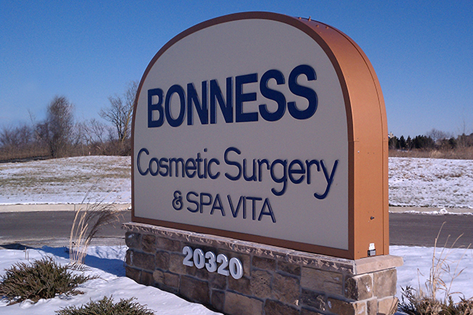 bonness cosmetic surgery business sign