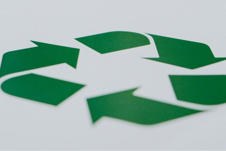 Green recycle icon.