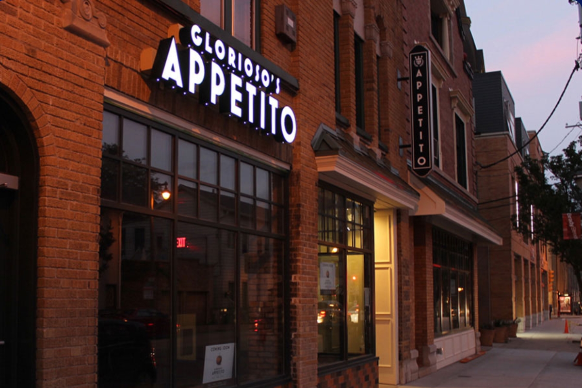 Building channel letter LED signs for a restaurant